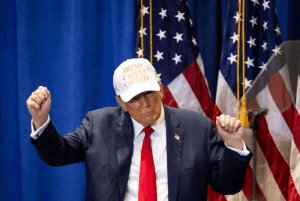 Trump vence a 1ª prévia republicana e prevê que definição será rápida