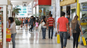 Vendas de Natal em shoppings atingem patamar pré-pandemia