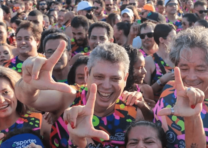 VÍDEO: Governo pagou assessores que acompanharam ministro em Carnaval fora de época