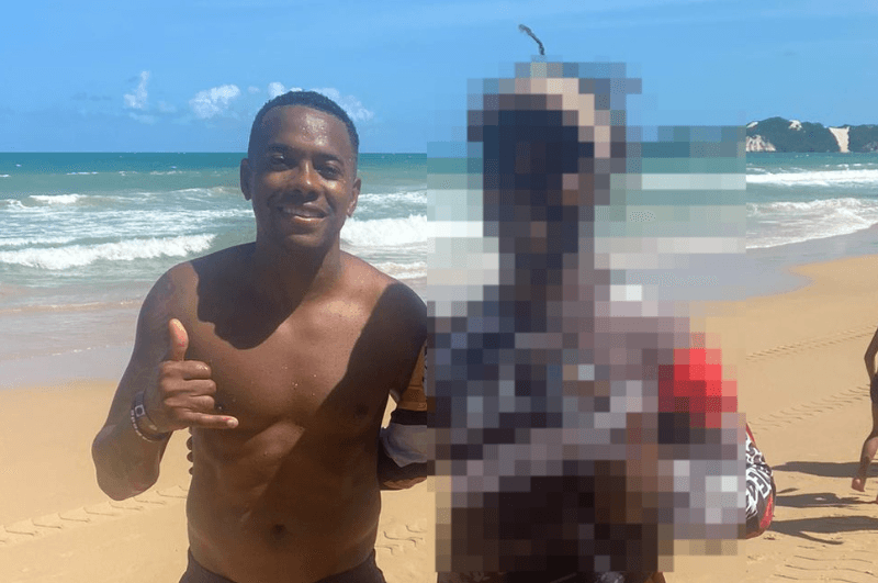 Condenado por estupro na Itália, Robinho curte férias em Natal e tira foto com fãs