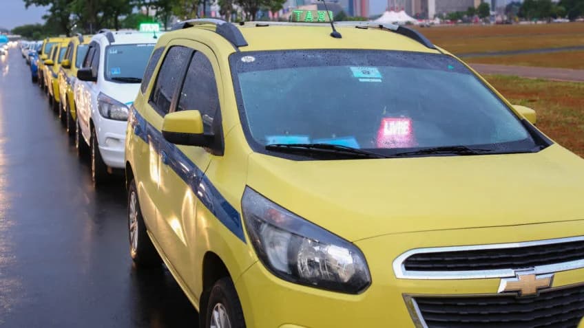 PL na Câmara permite cabine blindada para motorista de aplicativo