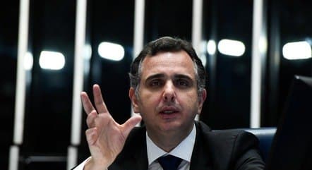 Segundo investigações da PF, primeira versão da suposta minuta de golpe previa prisão do presidente do Senado