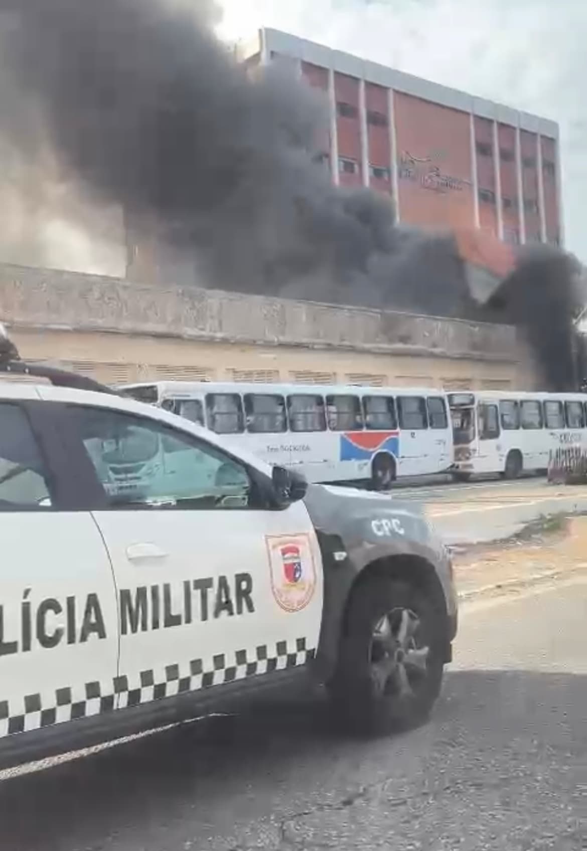 Secretaria de Segurança envia nota sobre incêndios a veículos nesta quinta-feira(22)