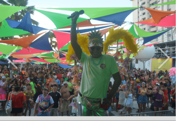 Virgens atraem multidão para o Carnaval de Parnamirim