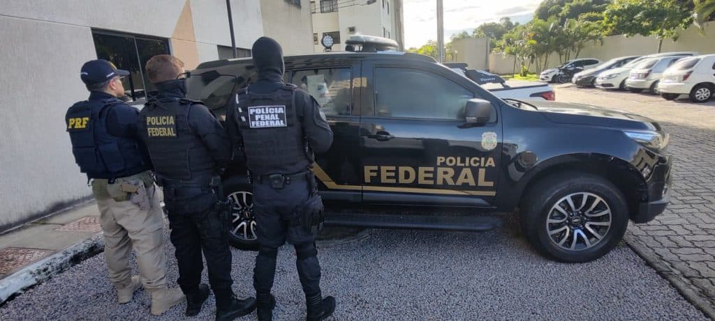 Polícia Federal deflagra operação para investigar facção que comanda tráfico de drogas na ZN