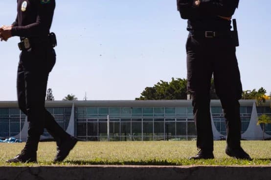 PF abre inquérito após motorista tentar furar bloqueio na imediação do Palácio da Alvorada