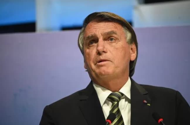 ‘Nunca chegou a mim nenhuma minuta de golpe’, diz Bolsonaro