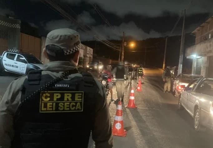 Homem é preso dirigindo embriagado e transportando filha recém nascida na zona Oeste de Natal