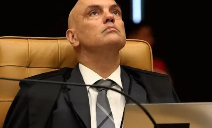 Juristas criticam “erro elementar” de Moraes ao proibir comunicação entre advogados