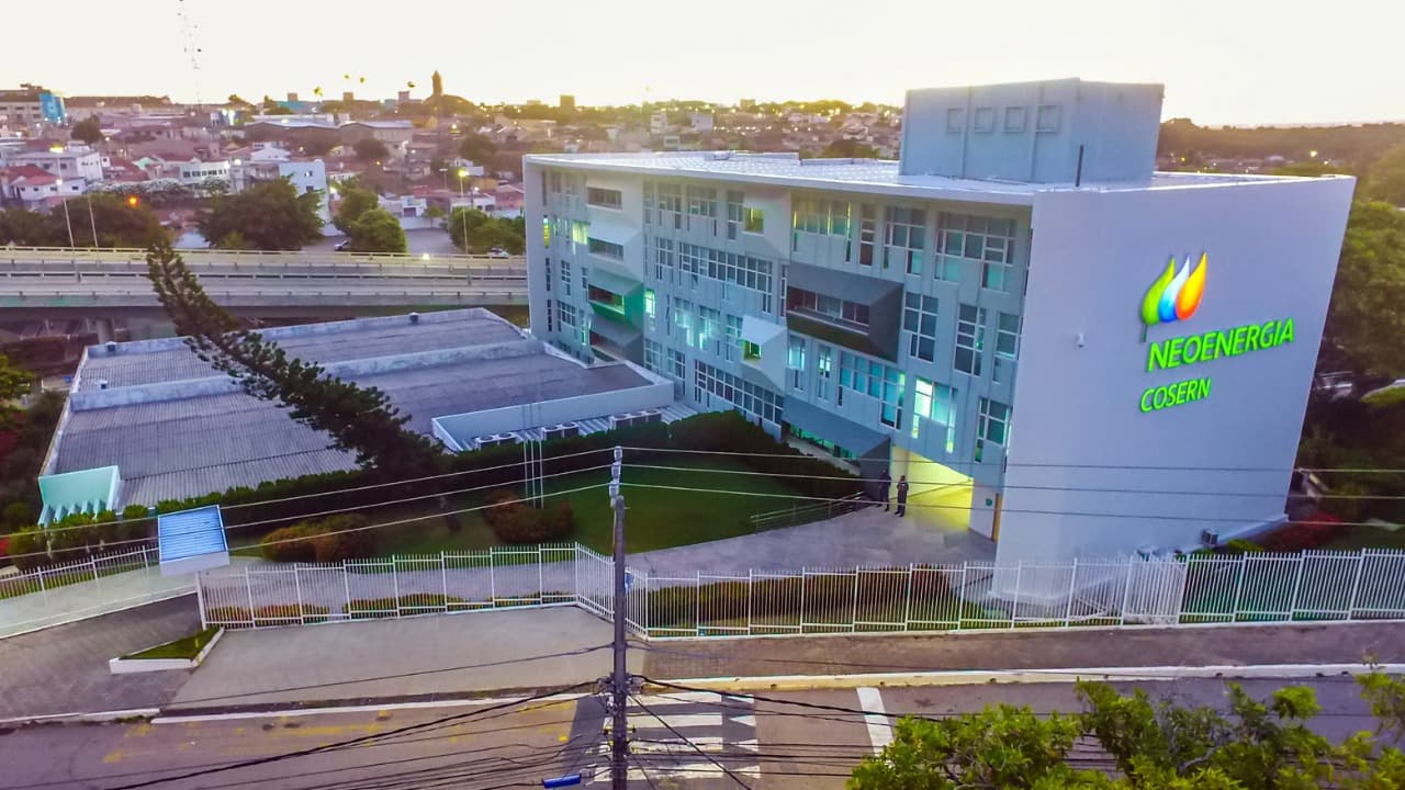 Desligamento de linha de transmissão da Chesf deixa mais de 294 mil clientes sem energia elétrica na zona Norte de Natal e cidades do interior do RN, diz Cosern
