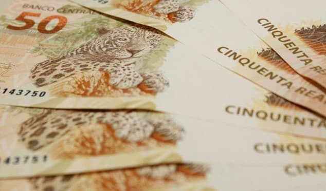 Programas de transferência de renda tiram 2 milhões de brasileiros do mercado de trabalho, segundo estudo