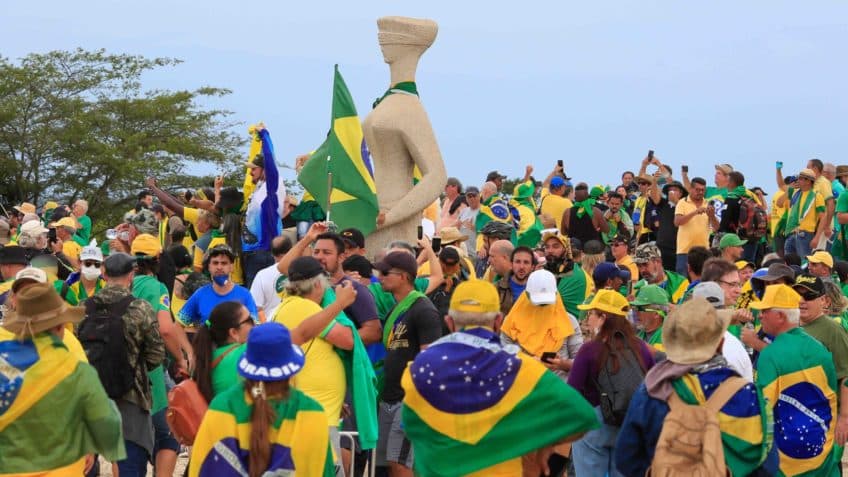 Moraes vota para condenar mais 15 réus pelo 8 de Janeiro