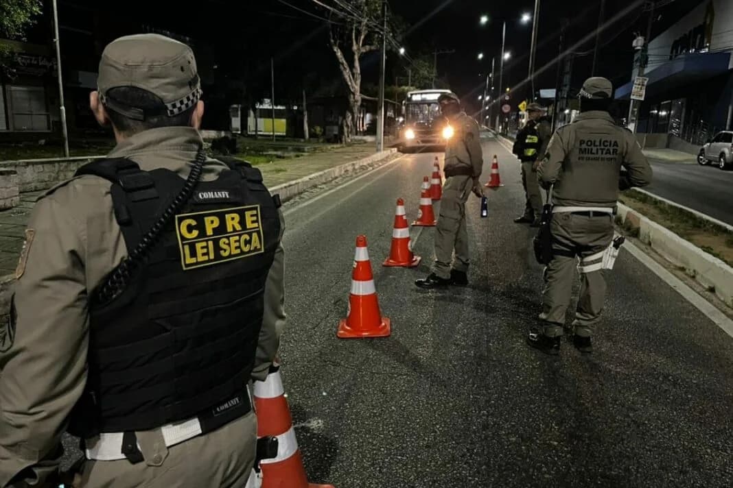 Adolescente de 13 anos é flagrado dirigindo veículo em blitz do CPRE