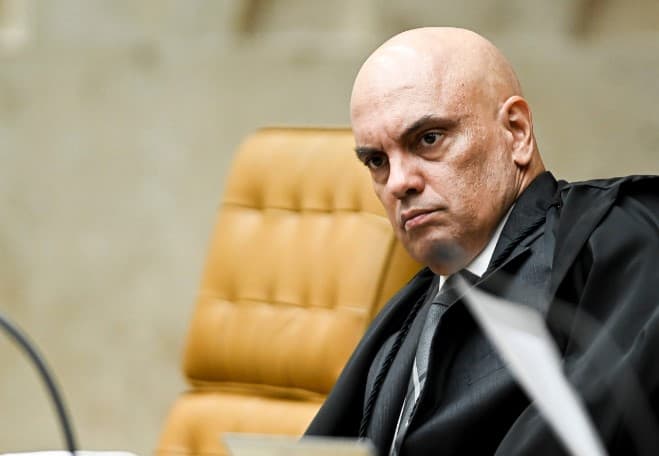 Moraes silencia sobre suposta reunião com Bolsonaro citada por Cid