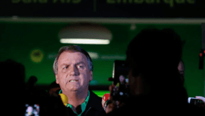 Bolsonaro liga MTST a Lula após post com Jesus e frase sobre bandido