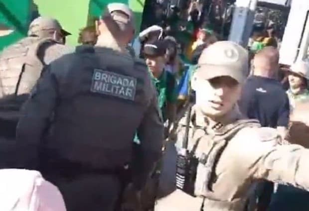Polícia detém homem com faca em evento no RS em que Bolsonaro estava