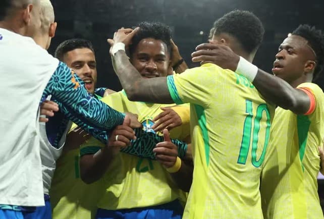 Com gol no final, Brasil empata com a Espanha em amistoso