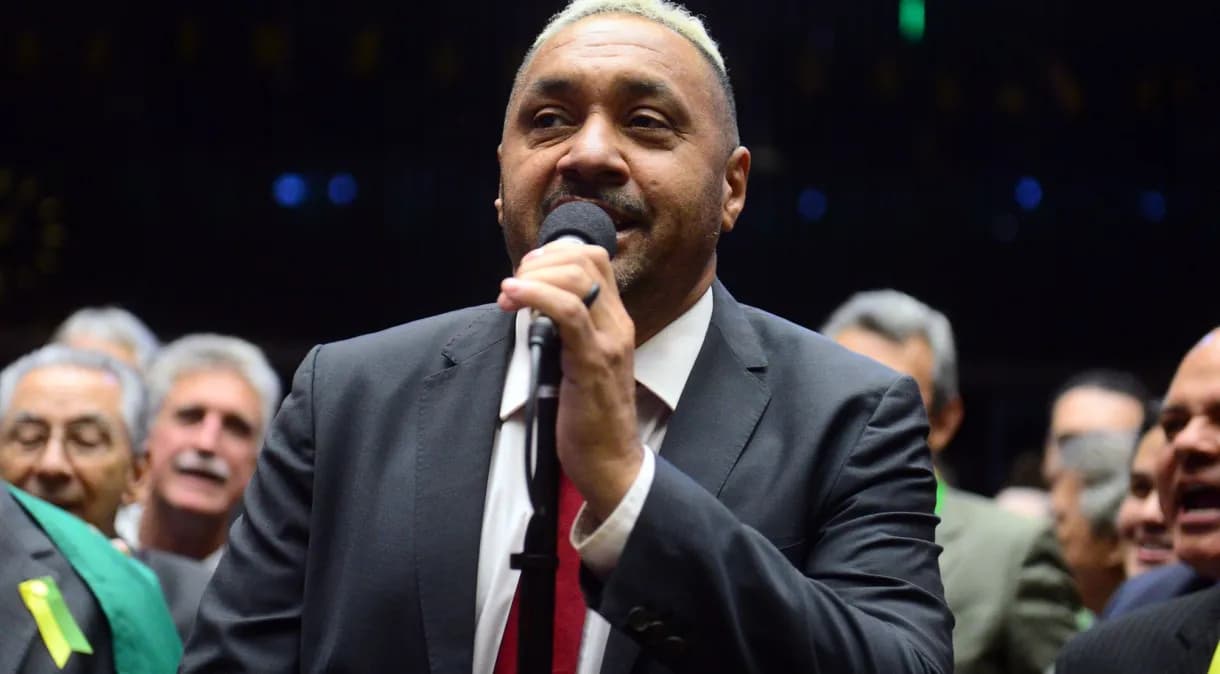 Polícia vai enviar à Câmara inquérito contra Tiririca por importunação sexual