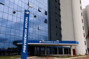 Farra do desconto em aposentadorias fatura R$ 2 bi em 1 ano