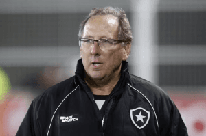 Dono do Botafogo, Textor sobe tom em ataques à arbitragem: ‘Tenho juízes gravados reclamando de não terem propinas pagas'