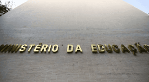 MEC ainda bate cabeça e não sabe o que fazer com educação superior à distância
