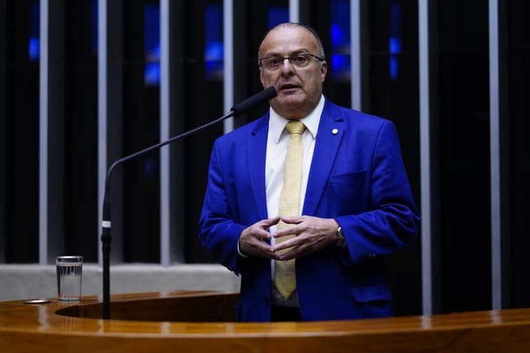 Paulinho Freire cobra informações sobre custos da operação em Mossoró