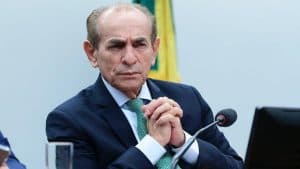 Relator do fim da reeleição quer aprovação de PEC até junho e prevê sessões de debate sobre o tema