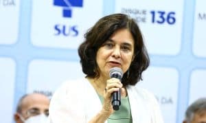 Governo Lula recua e mantém nota técnica que impede aborto