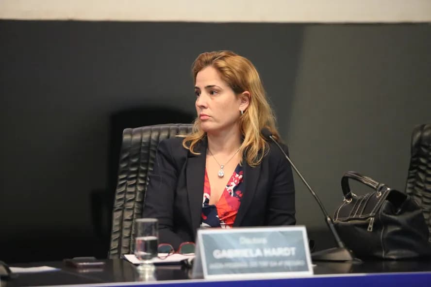 CNJ afasta ex-juíza da Lava-Jato em Curitiba e três desembargadores do TRF-4