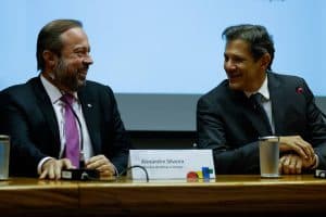 Governo Lula procura mais R$ 35 bilhões para baixar conta de luz