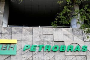 Lula concorda com distribuição de 50% dos dividendos extraordinários da Petrobras