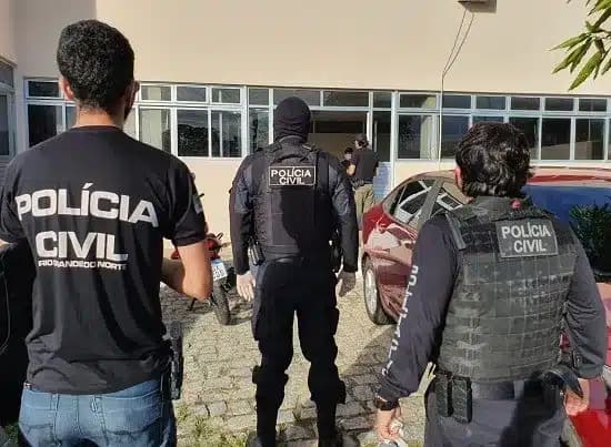Deputados aprovam criação de auxílio-fardamento para policiais civis