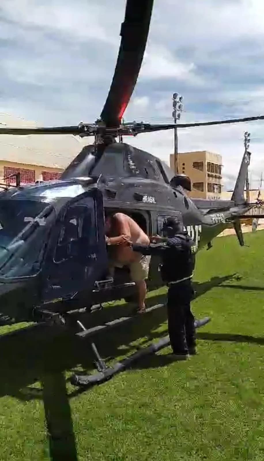 11 pessoas “ilhadas” pela chuva são resgatadas pelo helicóptero da PRF no interior do RN