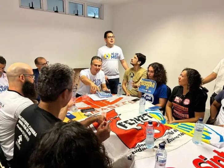 Após protesto, grevistas do IFRN são recebidos por ministro da Educação em Natal e apresentam reivindicações