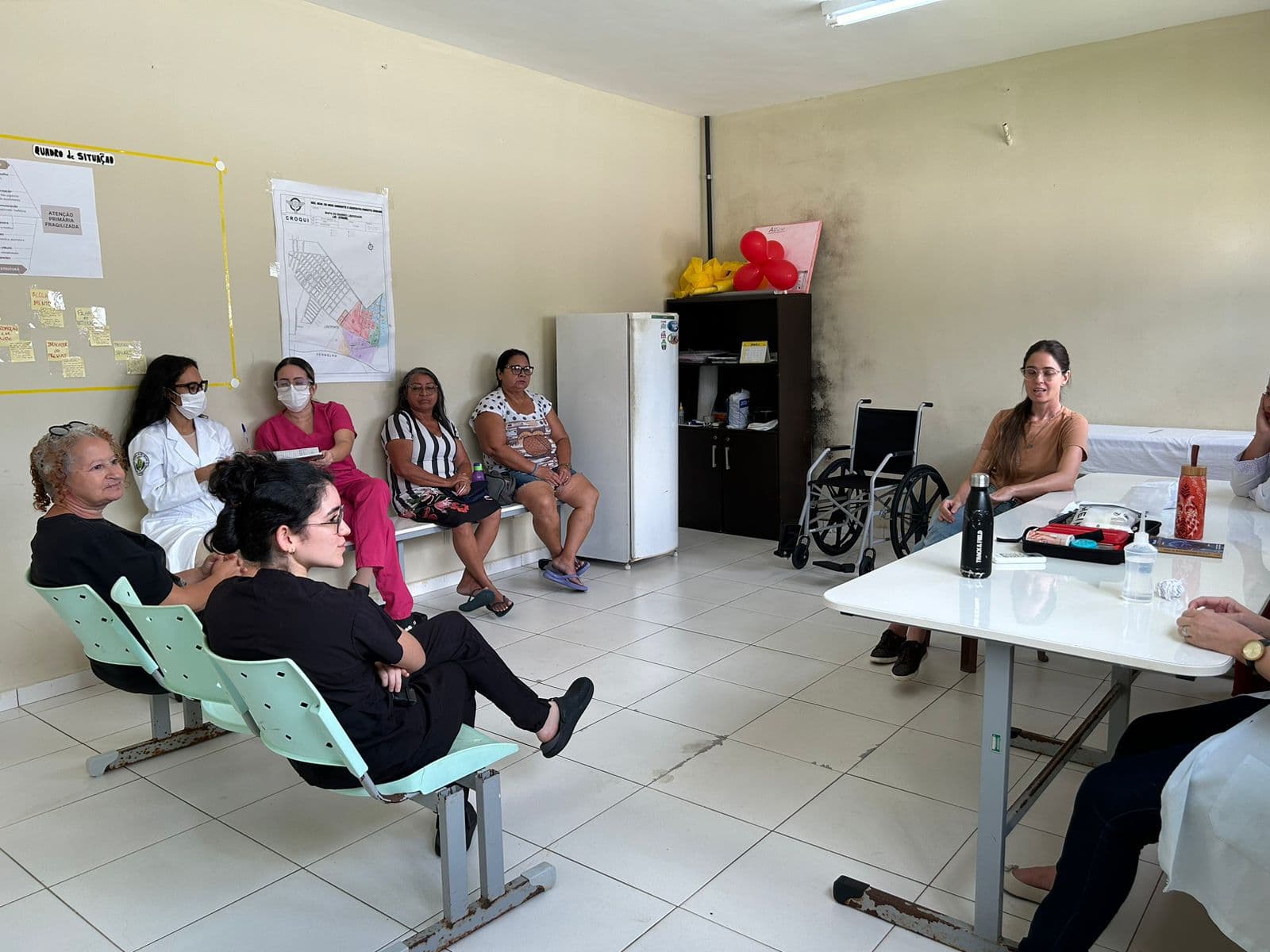 Pacientes do grupo de saúde mental da UBS Liberdade, em Parnamirim, recebem terapias alternativas