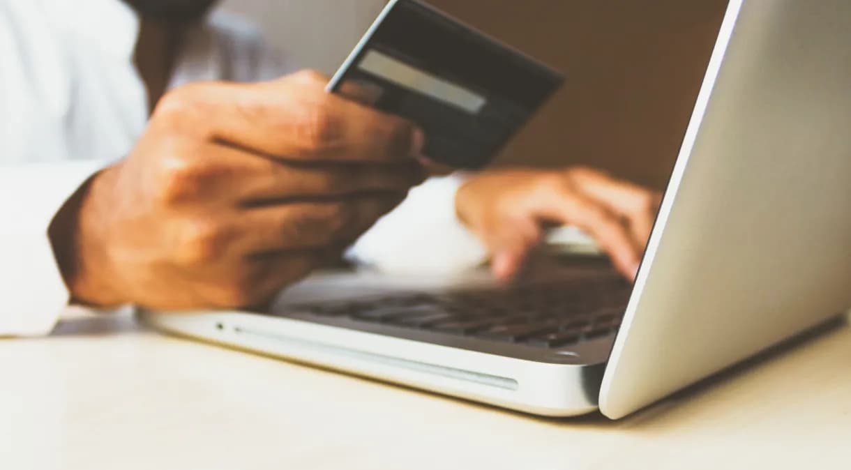 Governo publica norma que proíbe uso de cartão de crédito em sites de apostas online