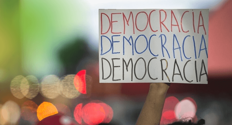 ARTIGO: Democracia ameaçada. Por MARCUS ARAGÃO