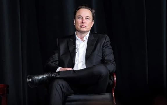 PF abre procedimento para apurar falas de Elon Musk contra Moraes