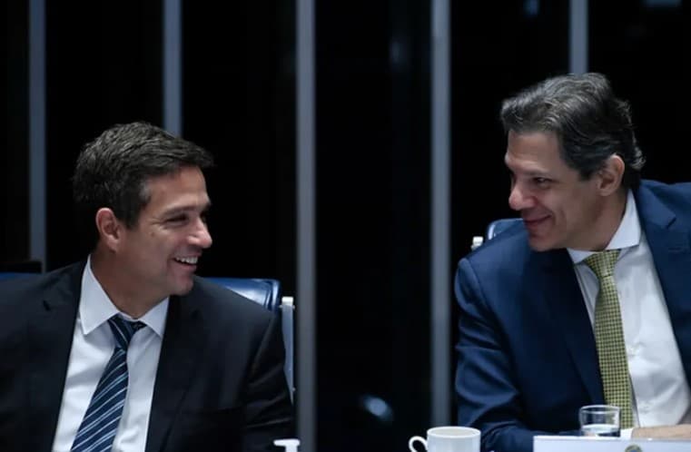 Campos Neto: trabalho do BC fica mais difícil se houver a percepção de que não há uma âncora fiscal; Governo mudou meta de 2025