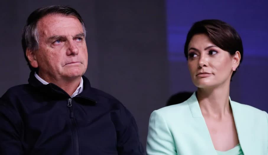 Justiça rejeita pedido de Bolsonaro e Michelle por indenização contra Lula sobre “sumiço” de móveis no Alvorada