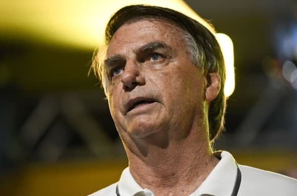 Após receber R$ 17 milhões, Bolsonaro ganha Pix de apoiadores até hoje