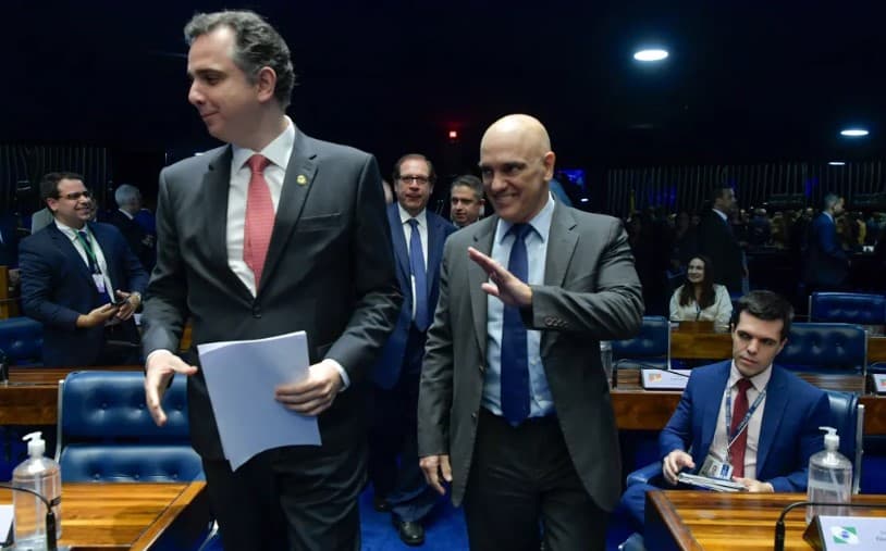 Moraes visita o Senado e diz que "éramos felizes" quando não havia redes sociais