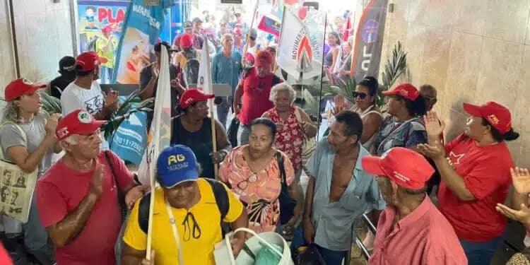 PRESSÃO: MST invade sede do Incra em Alagoas após governo nomear superintendente ligado a Arthur Lira