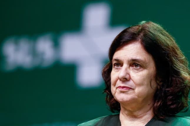 DENGUE: Ministra da Saúde culpa negacionismo por baixa vacinação