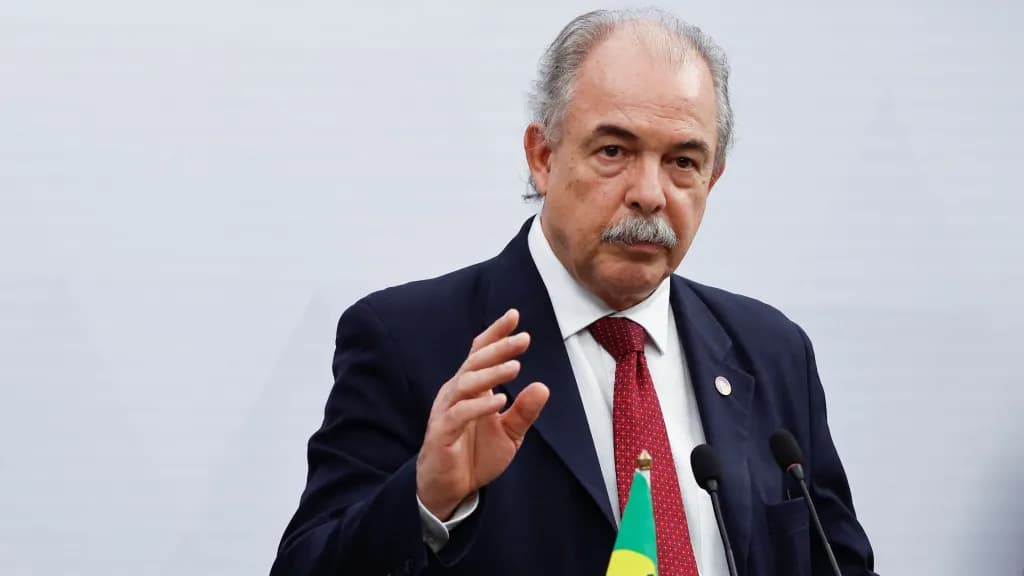 Mercadante é cotado para assumir Petrobras, dizem fontes