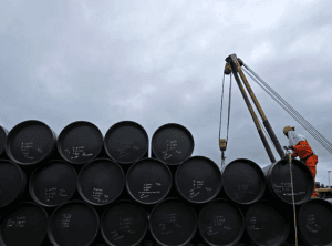 Preço do barril de petróleo dispara depois de ataque de Israel ao Irã