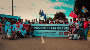 Profissionais da educação decidem nesta semana se mantêm greve