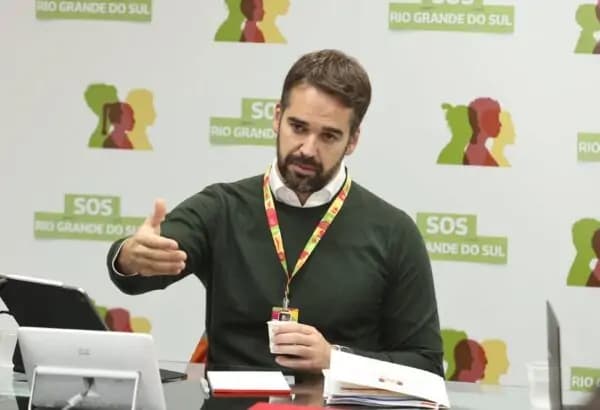 Eduardo Leite sugere adiar eleições no RS e diz que troca de prefeitos pode atrapalhar reconstrução
