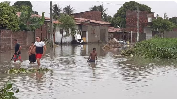 Pelo menos três lagoas de captação transbordam em Natal após chuvas