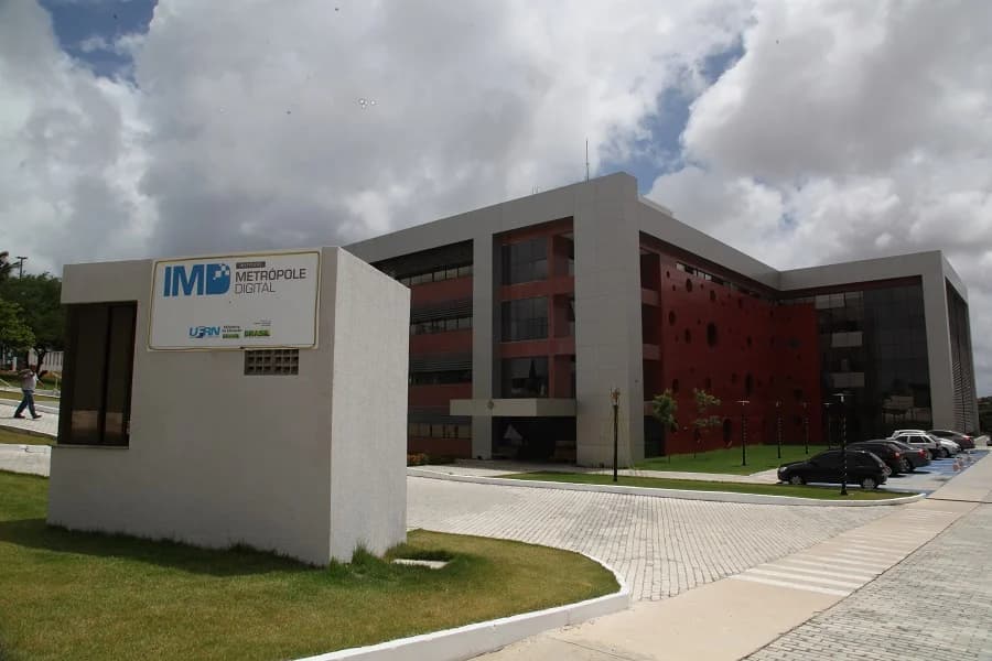 Grevistas invadem Instituto Metrópole Digital e impedem acesso de funcionários
